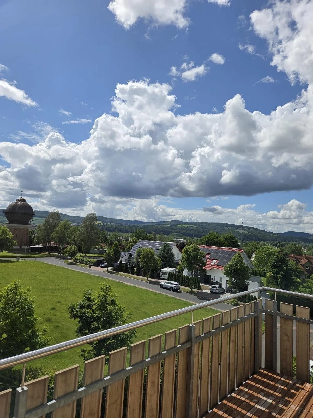 Bahar Abraham Immobilien, 3-Zimmer-Dachgeschosswohnung Bebra, Balkon mit Ausblick
